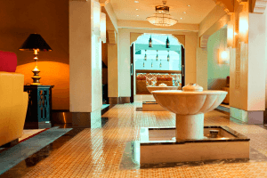 Al-Majlis Lounge no Aeroporto Internacional de Dubai