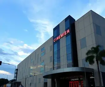 cinema com poltrona que aquece e vinho